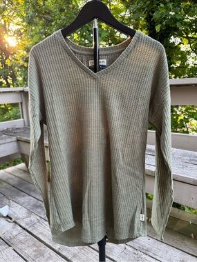 Magellan Outdoors Women’s Olive Green Boyfriend Fit Waffle Knit Long Sleeve